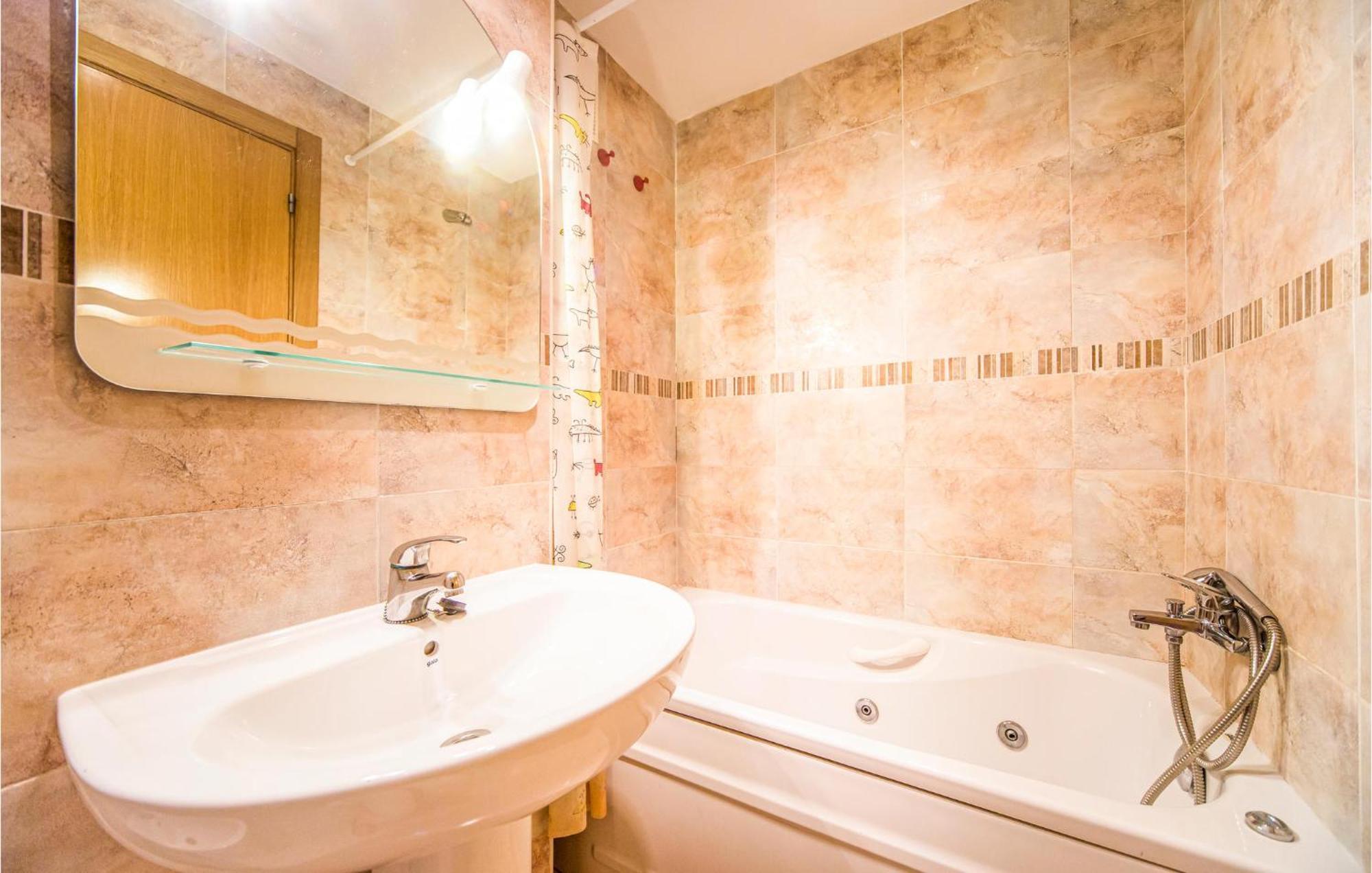 2 Bedroom Lovely Apartment In Oropesa Del Mar Exterior photo